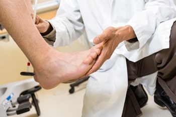 Why Do My Toes Cramp? - Podiatrist & Foot Surgeon LA - Blog